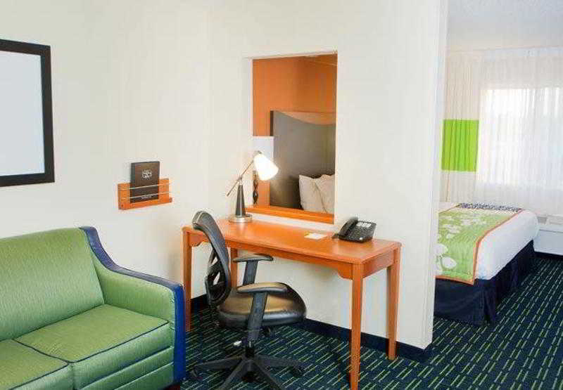 Fairfield Inn & Suites By Marriott Champaign Værelse billede